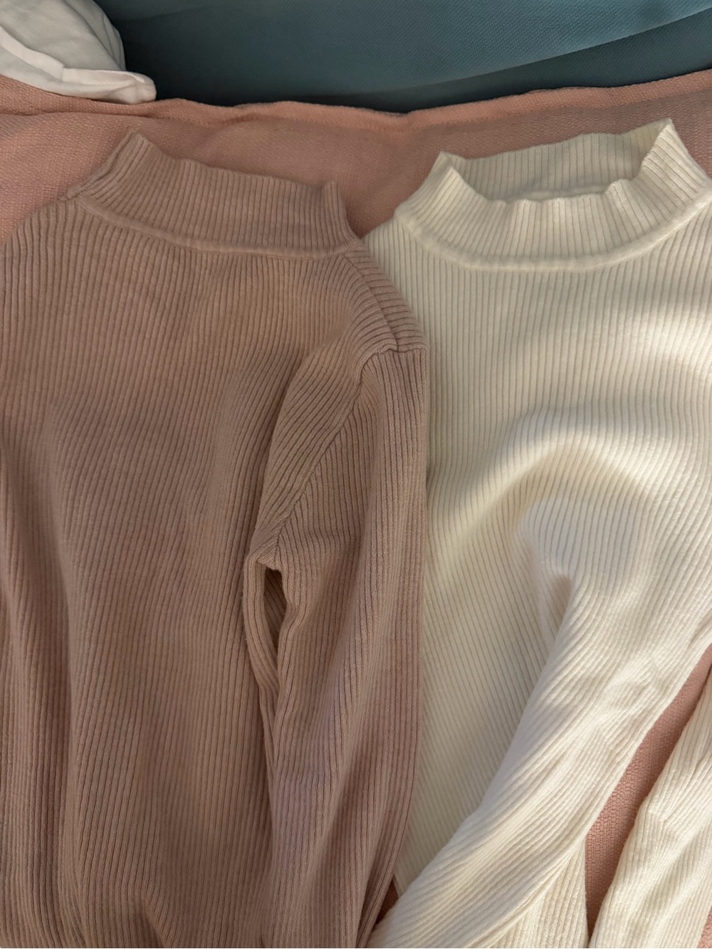 Dazy Ribbed Mock Neck Sweater in Dusty Pink and Cream